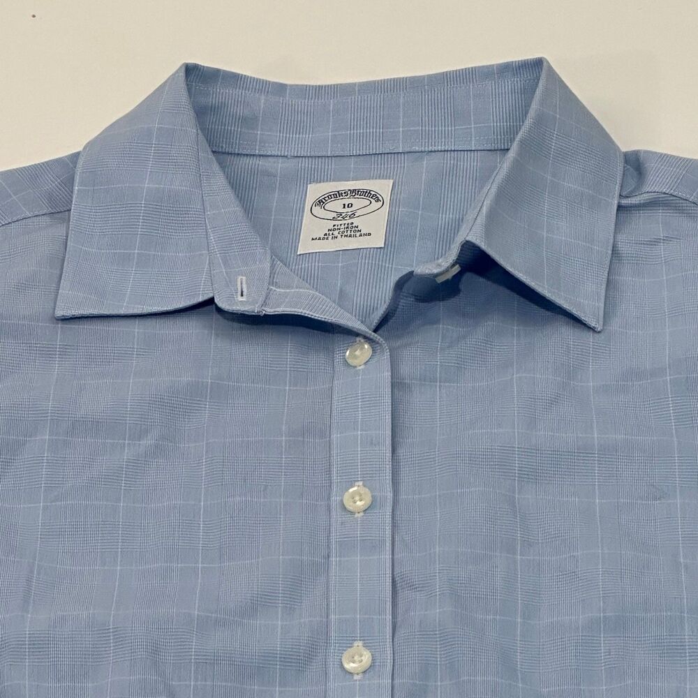 Brooks‎ Brothers Women's Button-Up Shirt Light Blue Size 10